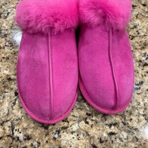 UGG Fuchsia Women's Fur Slippers
